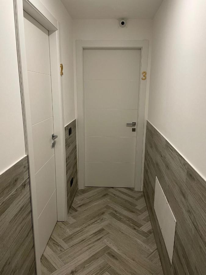 Holiday Rooms Rho Exterior foto