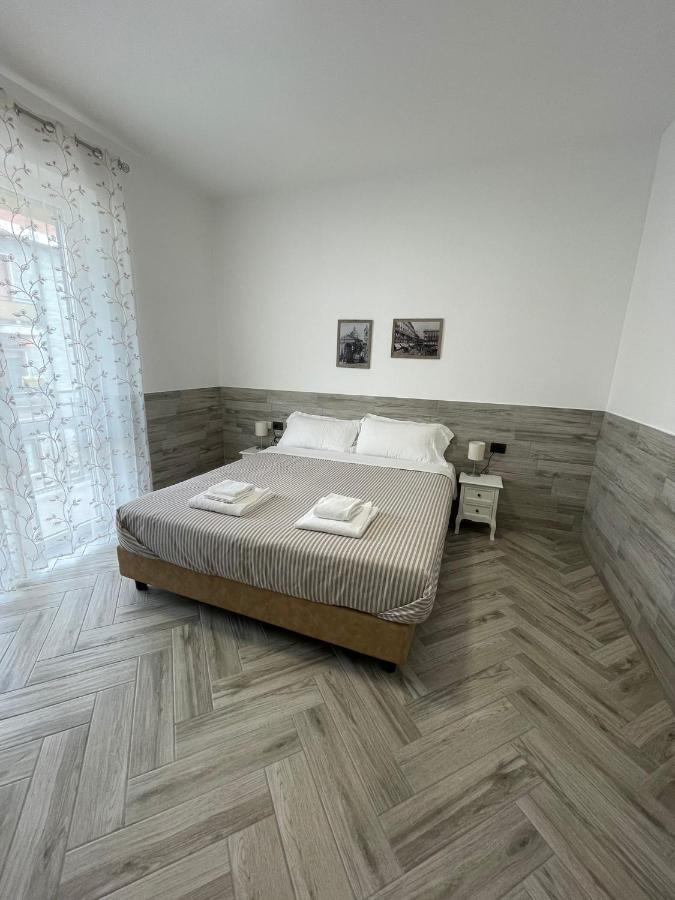 Holiday Rooms Rho Exterior foto