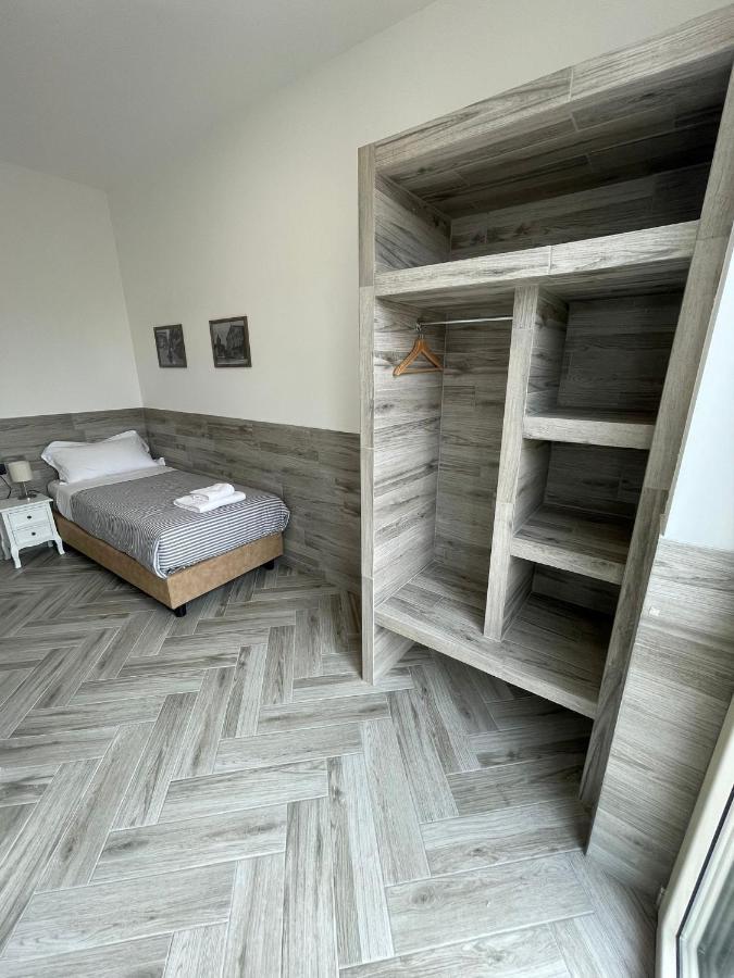 Holiday Rooms Rho Exterior foto