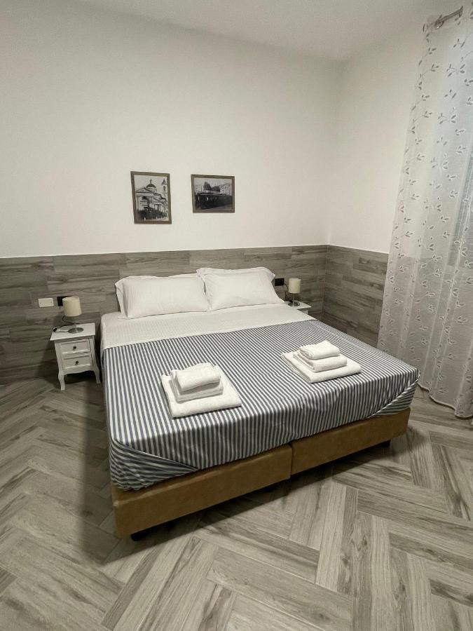 Holiday Rooms Rho Exterior foto